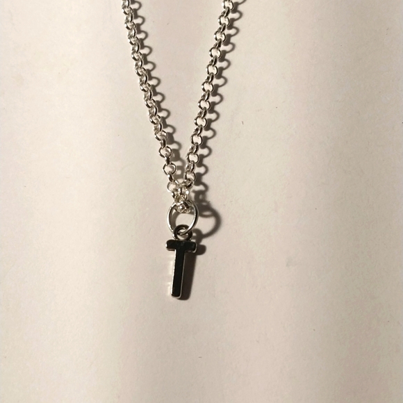 Letter T charm necklace - Picture 1 of 1